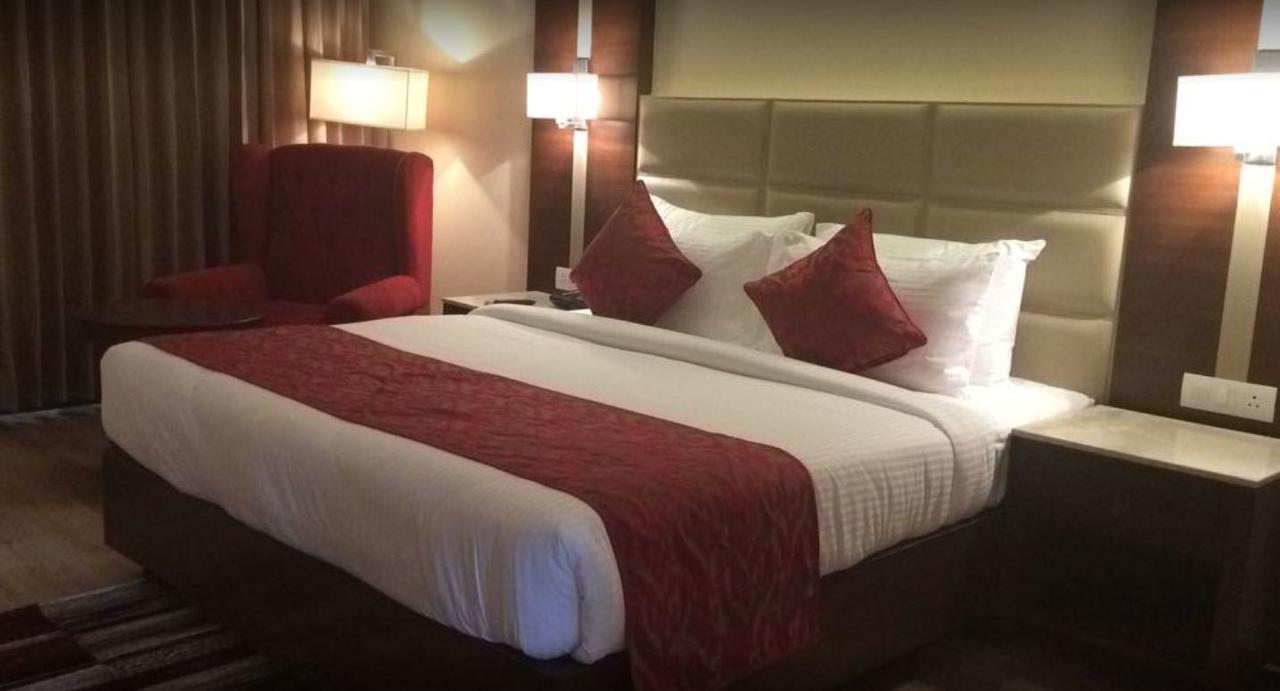 Continent Hotel Nawanshahr Nawāshahr Exteriér fotografie