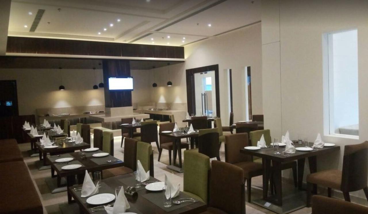 Continent Hotel Nawanshahr Nawāshahr Exteriér fotografie