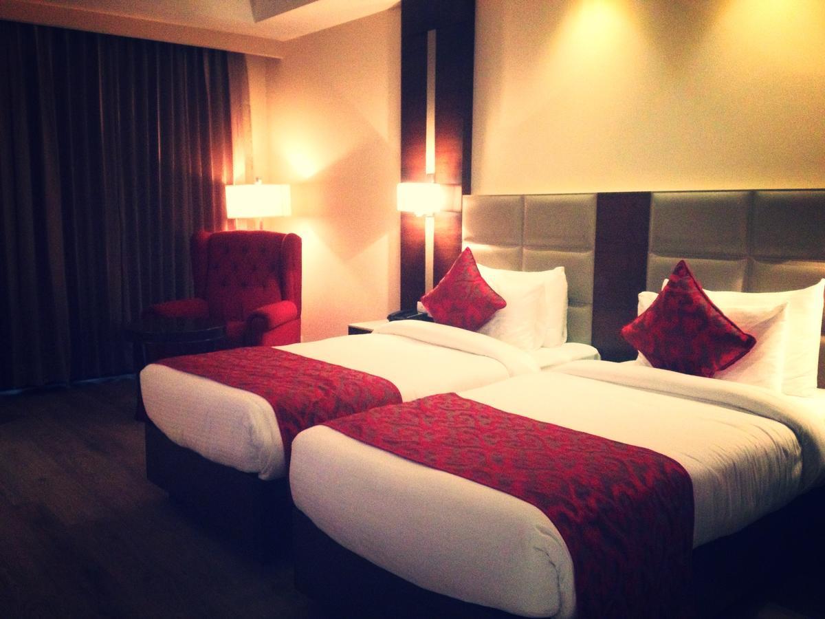 Continent Hotel Nawanshahr Nawāshahr Exteriér fotografie